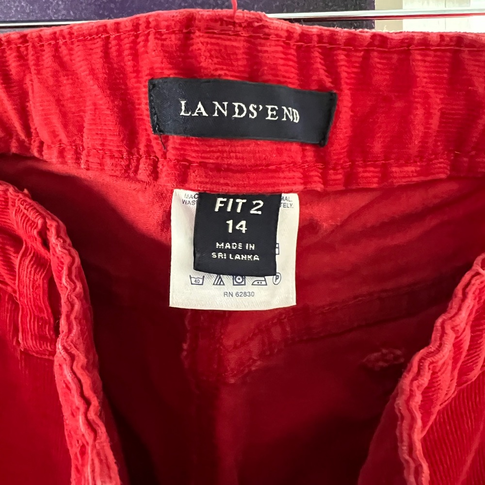 New (no tags) Land’s End soft corduroy in a bright, true red - Picture 3 of 4
